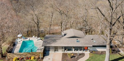 201 Horseshoe  Drive, St Louis