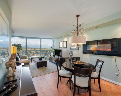 3071 Glen Drive Unit 1605, Coquitlam