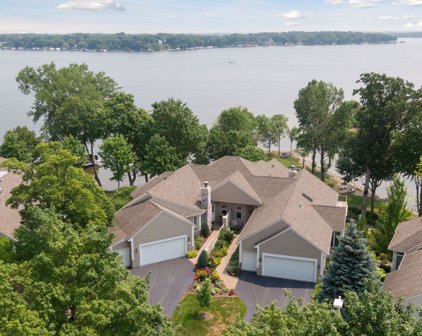 2958 Pelican Point Circle, Mound