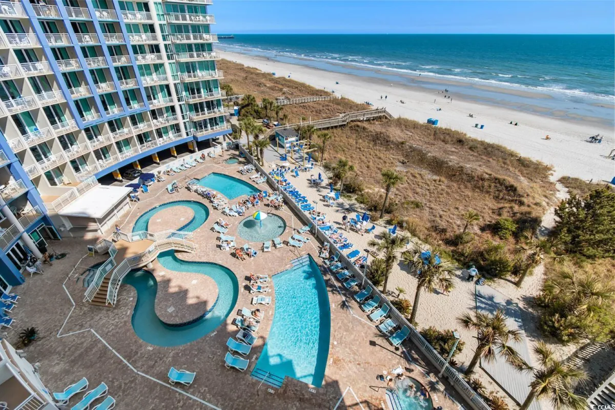 Avista Resort Pool Amenity overlooking the Ocean