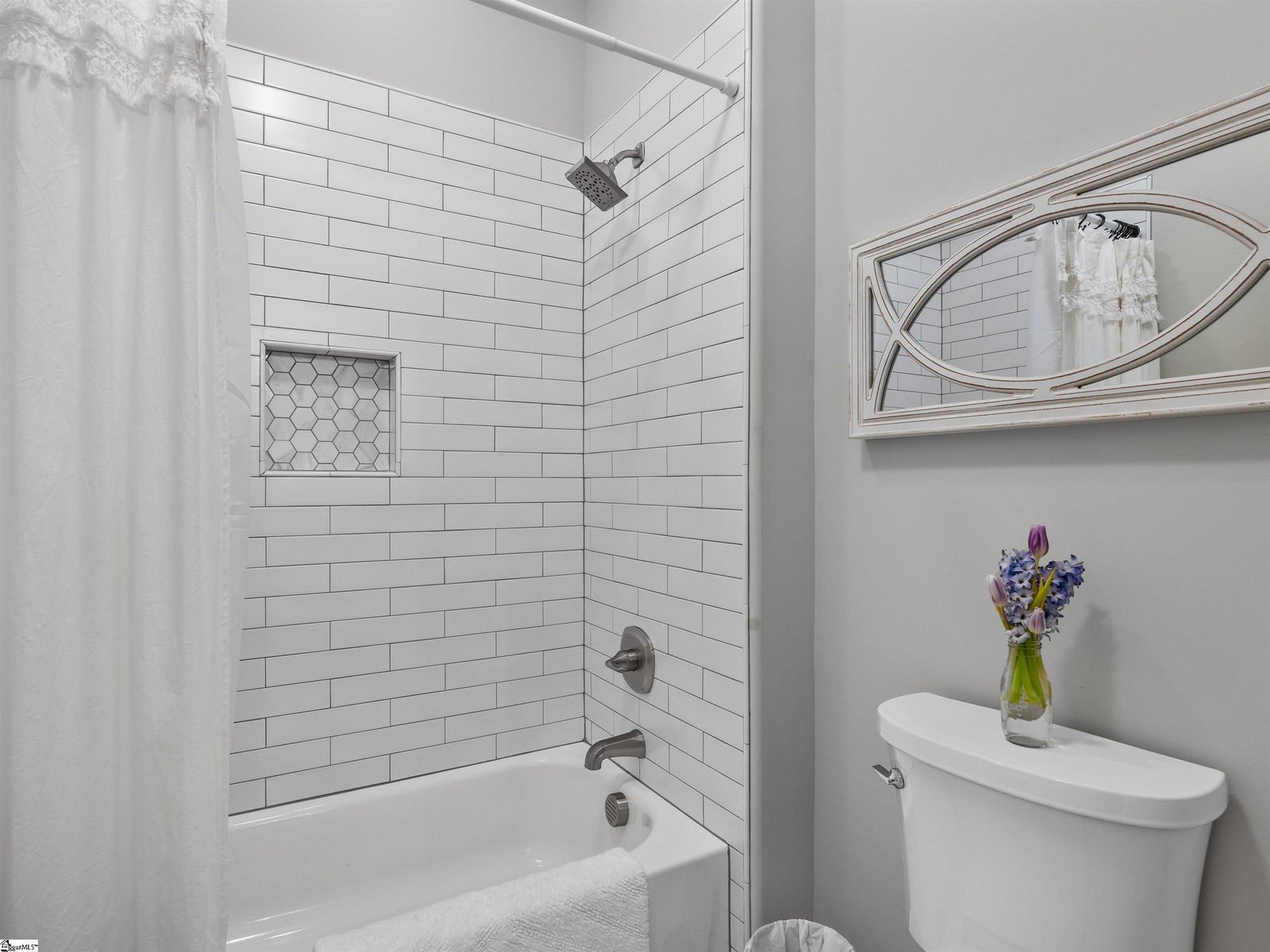 28 Chestnut Springs Court, Greer Home for Sale Tuxedo Park Real Estate