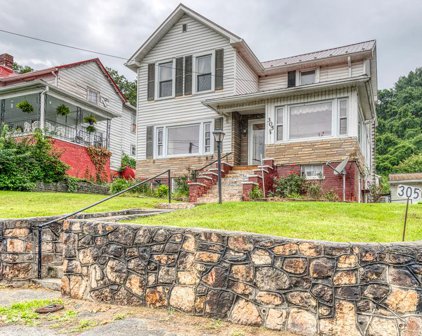 305 W MAIN ST, Saltville