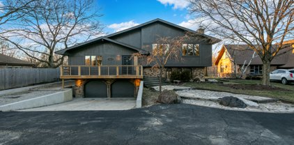 18W654 Plainfield Road, Downers Grove
