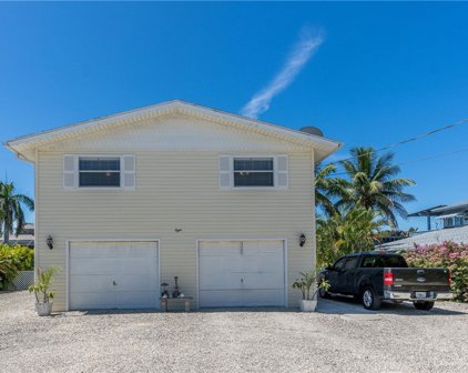 8 Pepita  Street, Fort Myers Beach