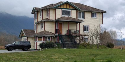 325 Laurier Avenue, Port Coquitlam