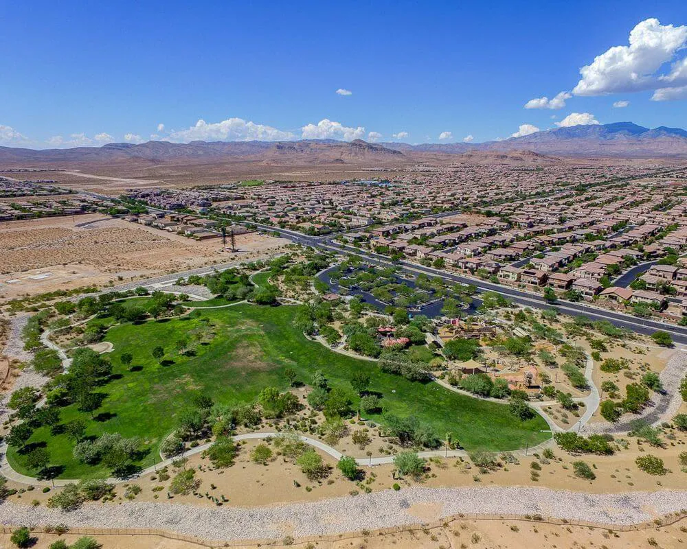 Mountain&rsquo;s Edge Real Estate