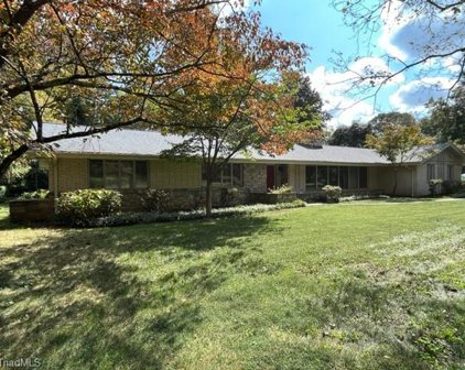 1100 Main Street, Mocksville