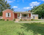 208 Greenview Dr, Columbia image