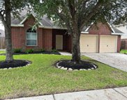 1915 Grandoak Drive, Pearland image