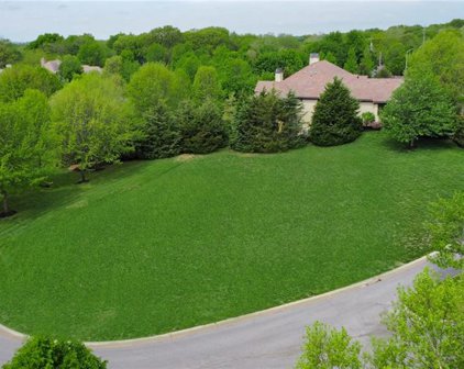 8305 Maplewood Drive, Lenexa
