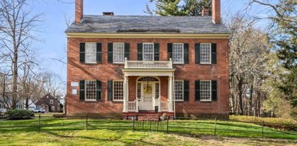 418 Longmeadow St, Longmeadow