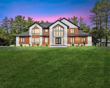 5 Goodhart Dr, Livingston Twp.