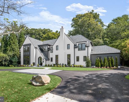 6105 Kennedy Dr, Chevy Chase