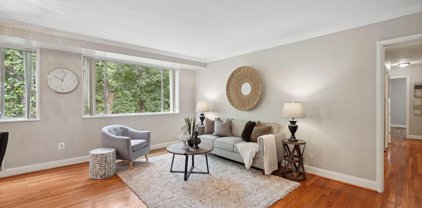 10423 Montrose Ave Unit #203, Bethesda