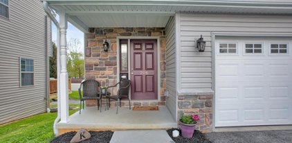 206 Westhafer Ct, Mechanicsburg