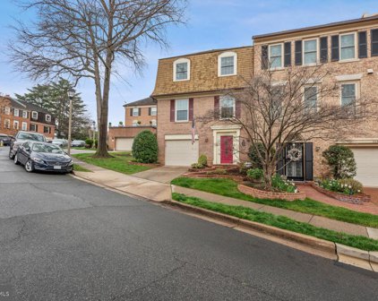 2329 S Rolfe St, Arlington