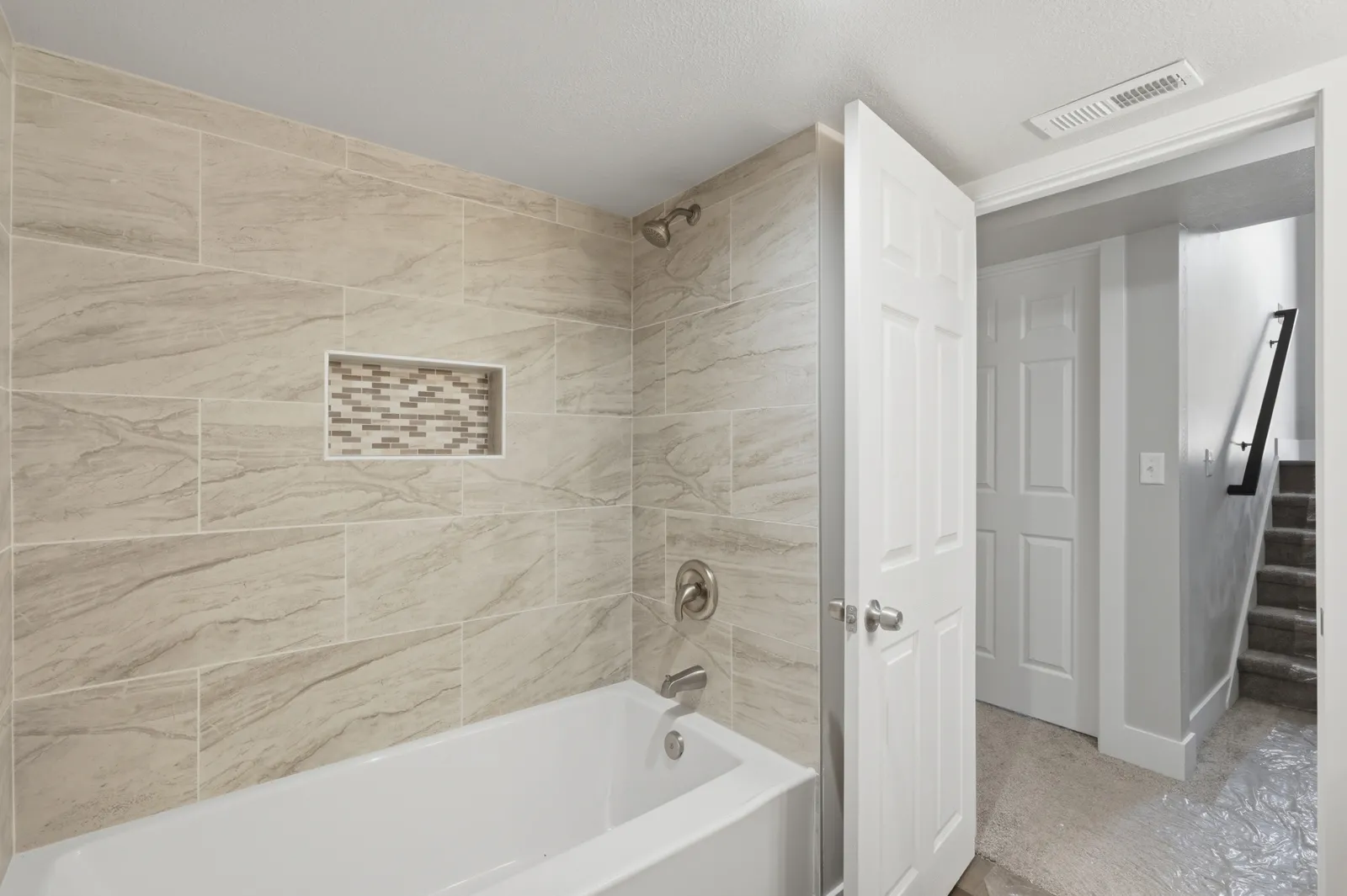 4384_S_1300_W_Taylorsville_Tilework