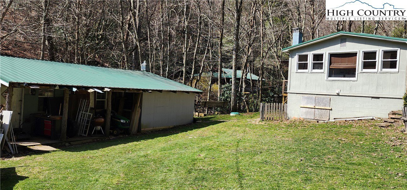 3395 Howards Creek Road, Boone, 28607