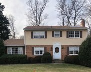 320 Broadleaf  Ne Drive NE, Vienna image