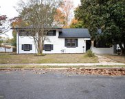 533 Lakeview Dr, Runnemede image