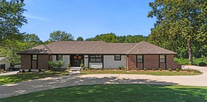 9724 State Line Road, Leawood
