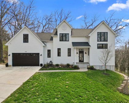 978 Woodway  Court, Fenton