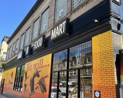 4655 N Broadway Street, Chicago