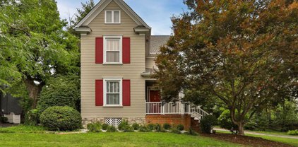 125 N Hanley  Road, Clayton
