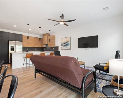 721 Iowa St, San Antonio