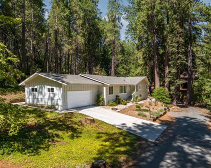12832 Burma Oaks Road, Grass Valley