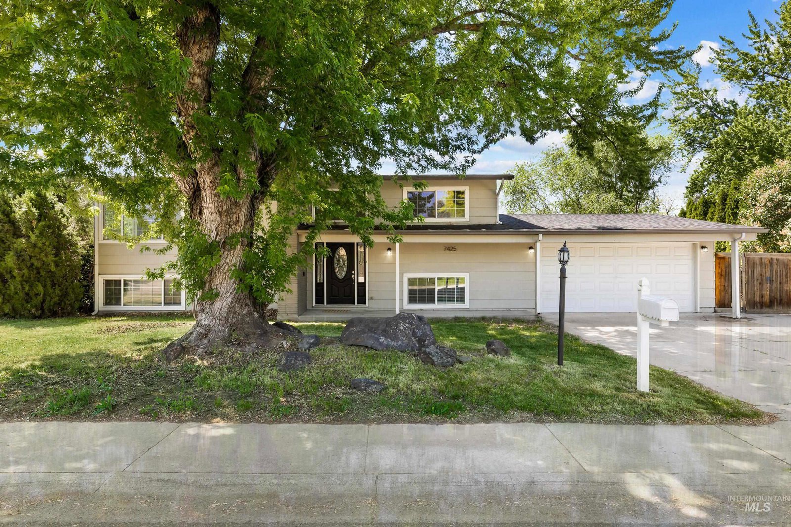 7425 W Manorwood Dr, Boise, Idaho 83704 MLS98878795 Residential