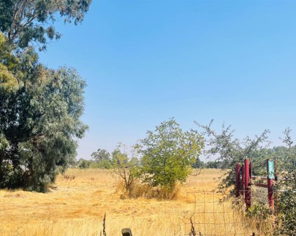 24606 N Pearl Road, Acampo