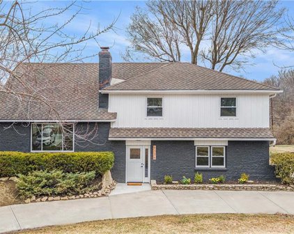 9736 State Line Road, Leawood