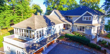 6435 Virginia Drive, Victoria
