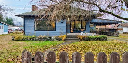 1035 Montague Avenue, Darrington