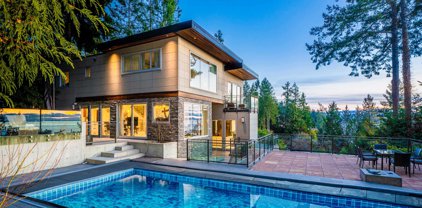 5290 Gulf Place, West Vancouver