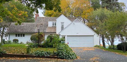 4540 Linwood Lane, Deephaven
