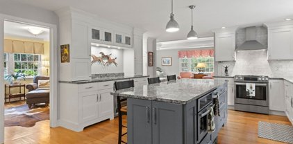 6 Kimball Ave, Wenham