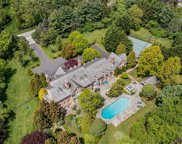 35 Applegreen Drive, Old Westbury image