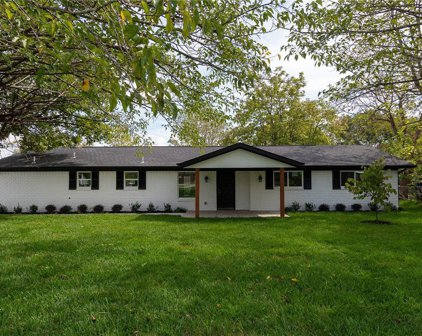 201 W Chapman  Road, Hewitt