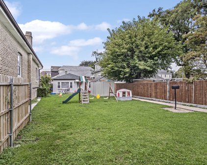 5936 W Wrightwood Avenue, Chicago
