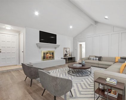 210 Hunters Trail, Conroe
