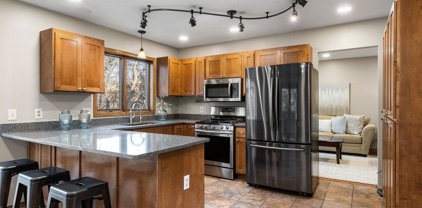 9250 La Rivier Court, Eden Prairie