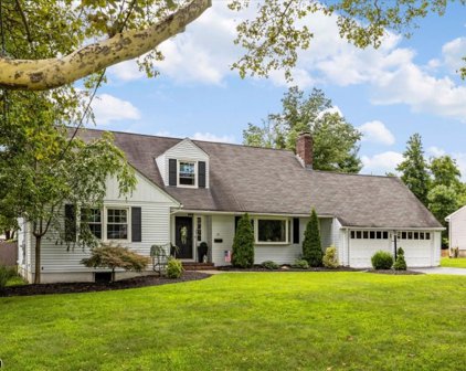 37 Hawthorne Dr, Clark Twp.