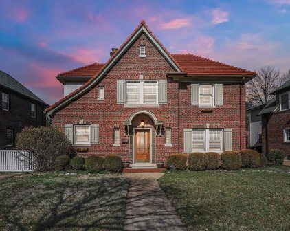 7561 Cornell  Avenue, University City