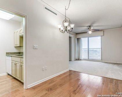 1 Towers Park Ln Unit 706, San Antonio