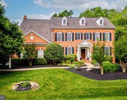 24257 Old Oak Ln, Aldie image