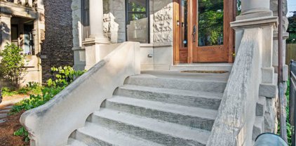 1125 W Wellington Avenue, Chicago