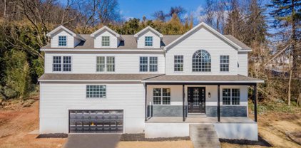 390 Clark Rd, Hummelstown