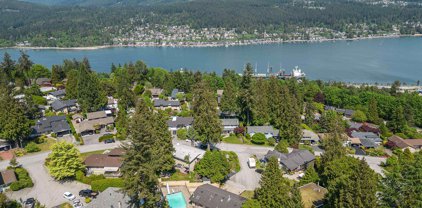 454 Mcgill Drive, Port Moody